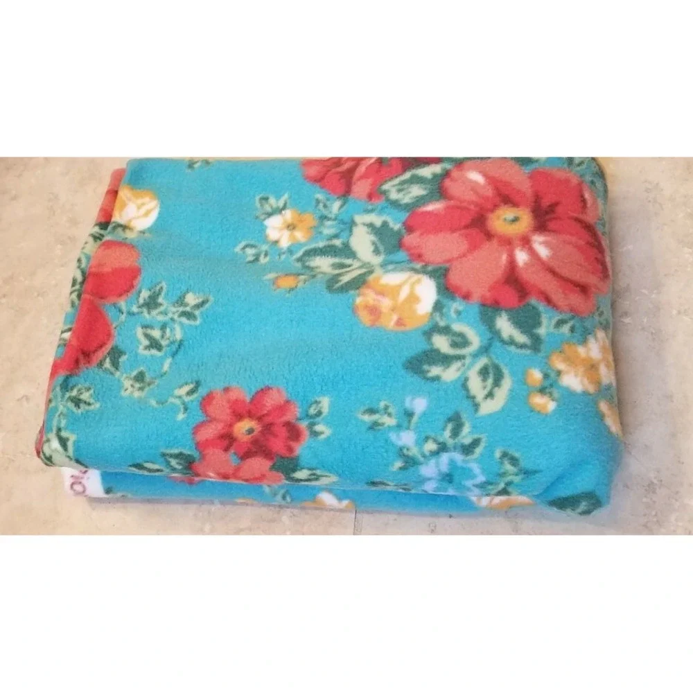 The Pioneer Woman Vintage Floral Fleece‎ Fabric 2yards for Blanket Throw NEW